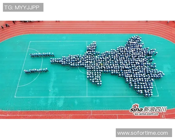 足球明星与气球的趣味挑战视频精彩瞬间大揭秘